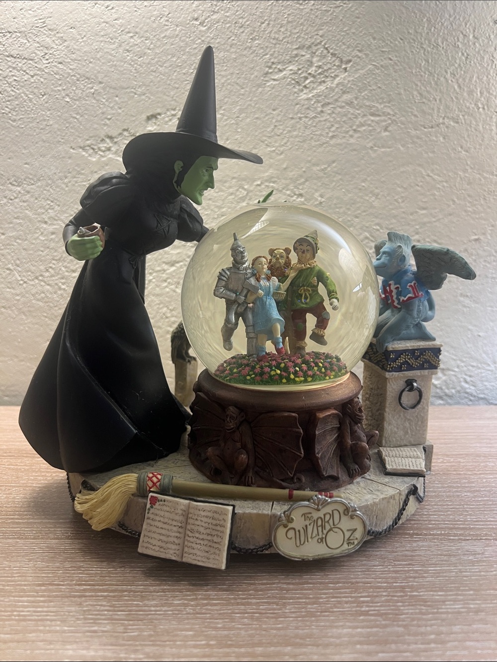 Vintage 2001 Wizard Of Oz Wicked Witch Musical Snow Globe “Optimistic Voices”